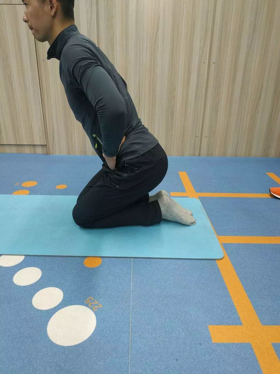 锻炼踝关节的正确方法图片,分享三个脚踝训练的方法