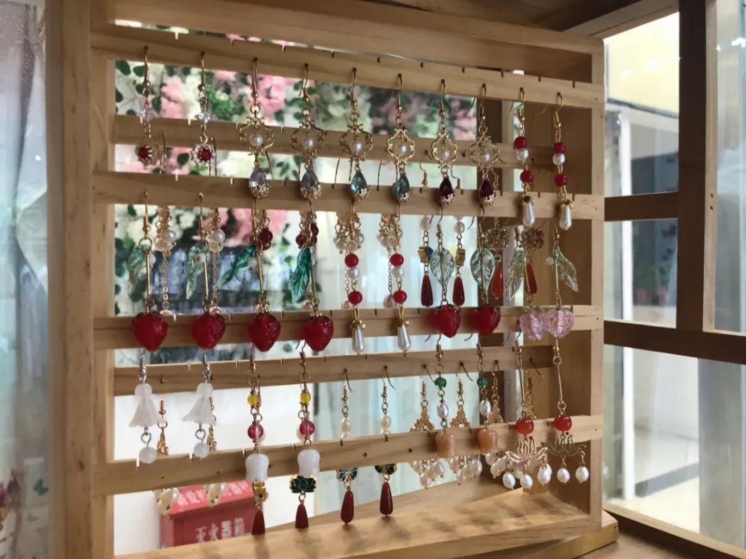 哪个城市有汉服和洛丽塔实体店,西安汉服实体店汉服体验