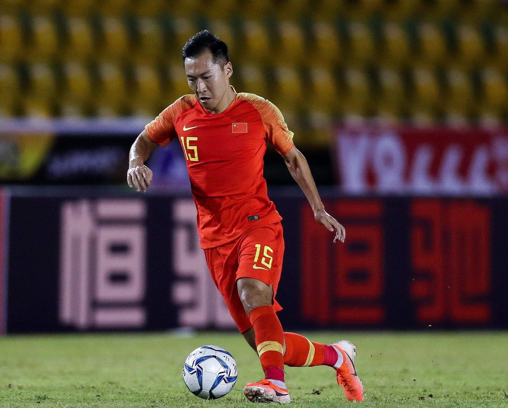 国足0-0菲律宾,男足输菲律宾里皮有责任吗