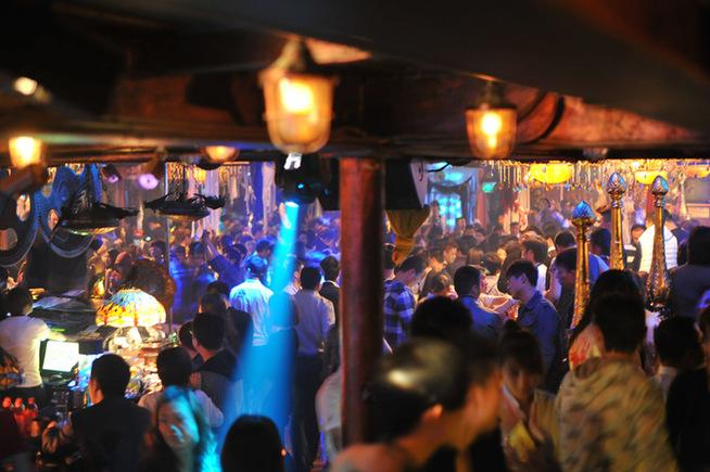 女子被割伤后续,英国女子被刺11刀