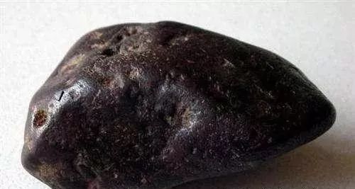 陨石收藏前景谁来把关,陨石有价值吗陨石到底值不值钱