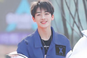 尴尬！两男星人前称兄道弟很亲密，人后却疑扔对方礼物不互关