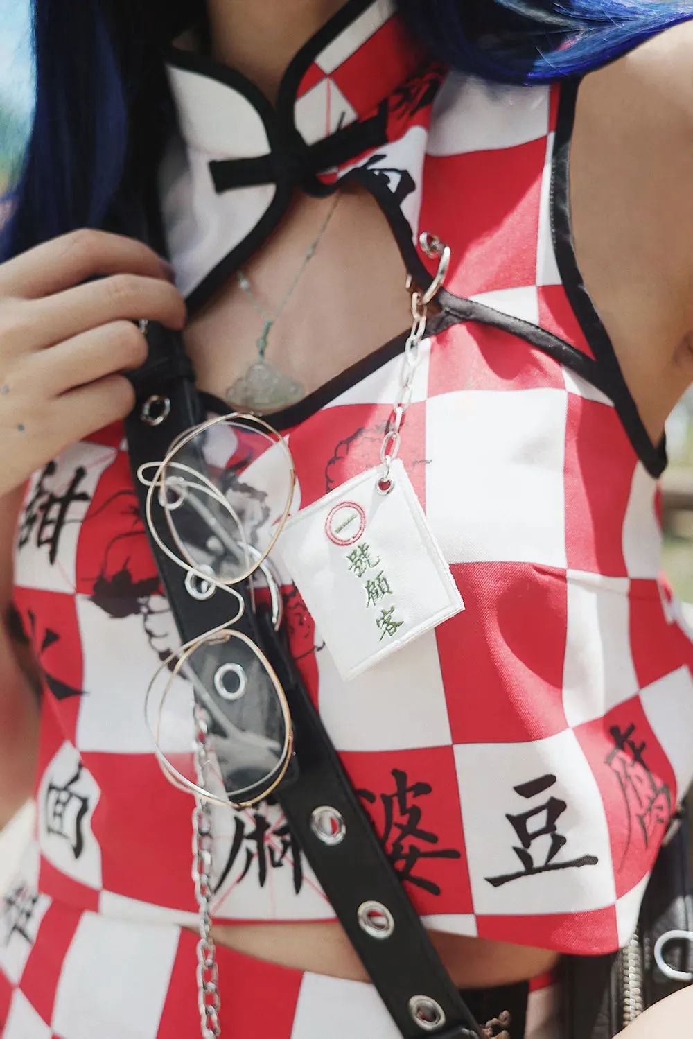 28岁成都女孩180㎡豪宅爆红！砸100W做1室3个衣帽间：壕无人性