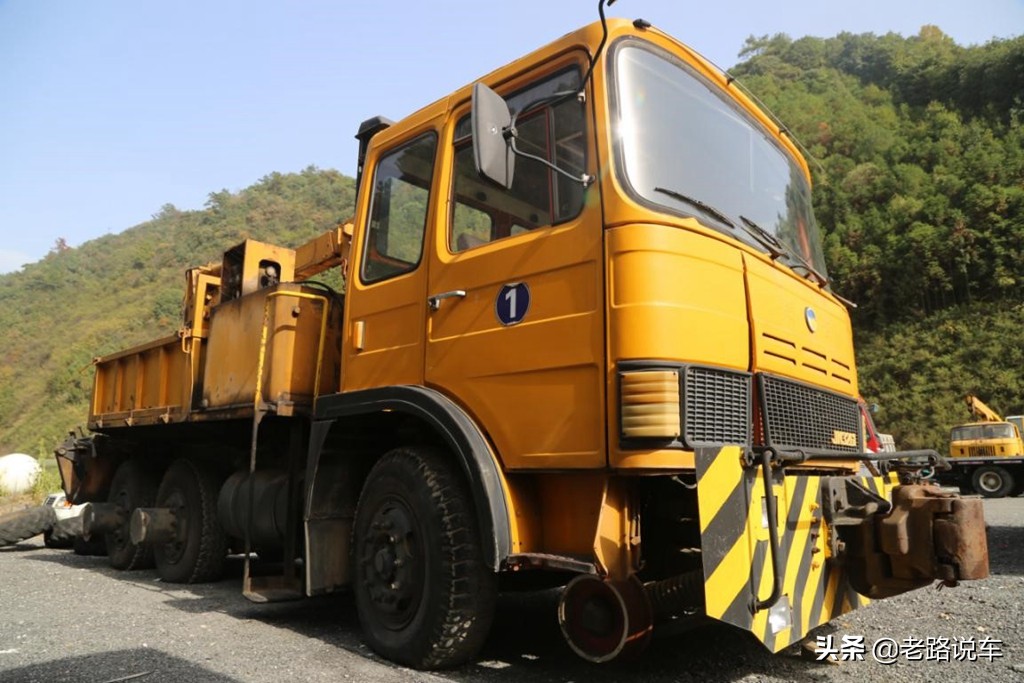 斯太尔血脉超级少见的黄河牌JN3261公铁两用卡车