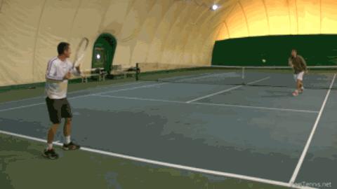 球陷入沙坑壁如何补救,高尔夫球进积水沙坑怎么处置