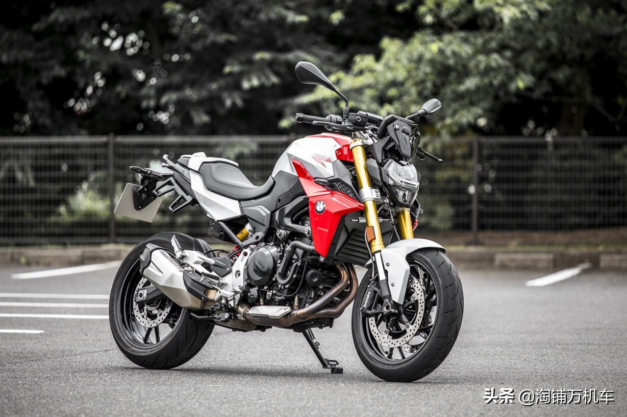宝马f900r和杜卡迪950,宝马全新中型运动街车f900r赏析