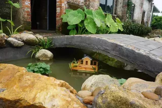 放弃世界顶尖银行工作,他回村当木匠,在废墟上盖出了爆美小院!