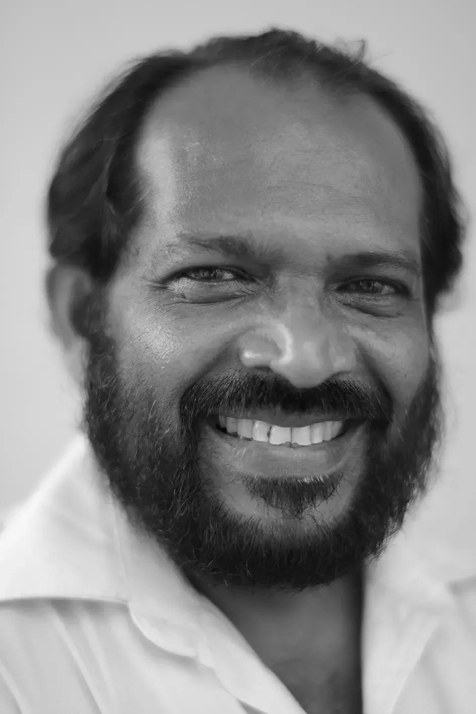 印度洋孕育了风情万种，看看庄培芳“微笑的斯里兰卡”就能感受到