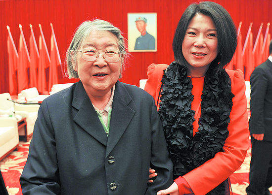 毛主席逝世后，留下的财产如何处理？李敏回忆：我拿走了八千块