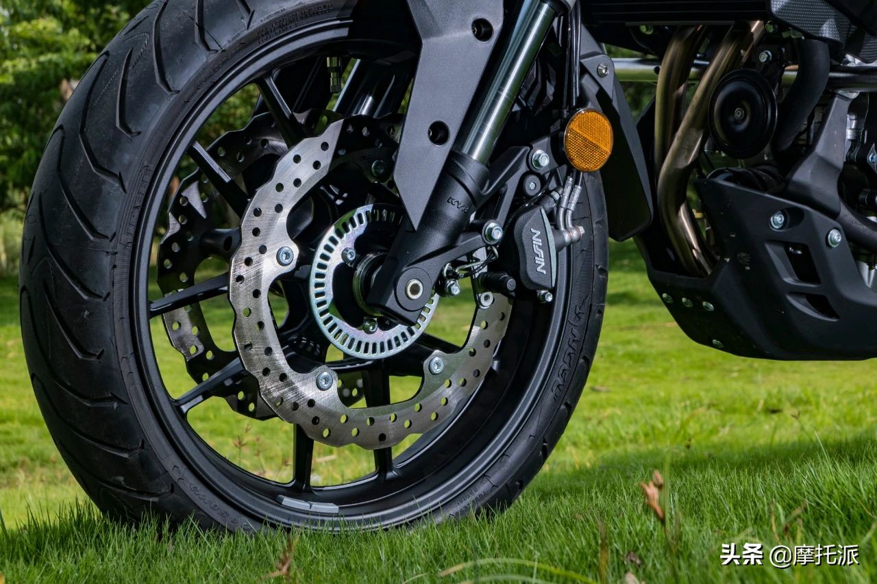 无极500ds和贝纳利502哪个好,无极500ds2019款与2021款区别