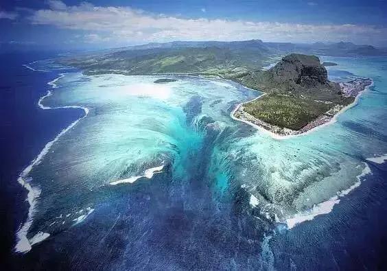 白本护照出境法国旅游免签吗,白本护照旅游去哪个国家比较好