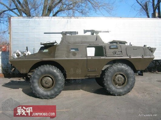 空军宪兵第四部分：安全部队制服配饰中的特色元素