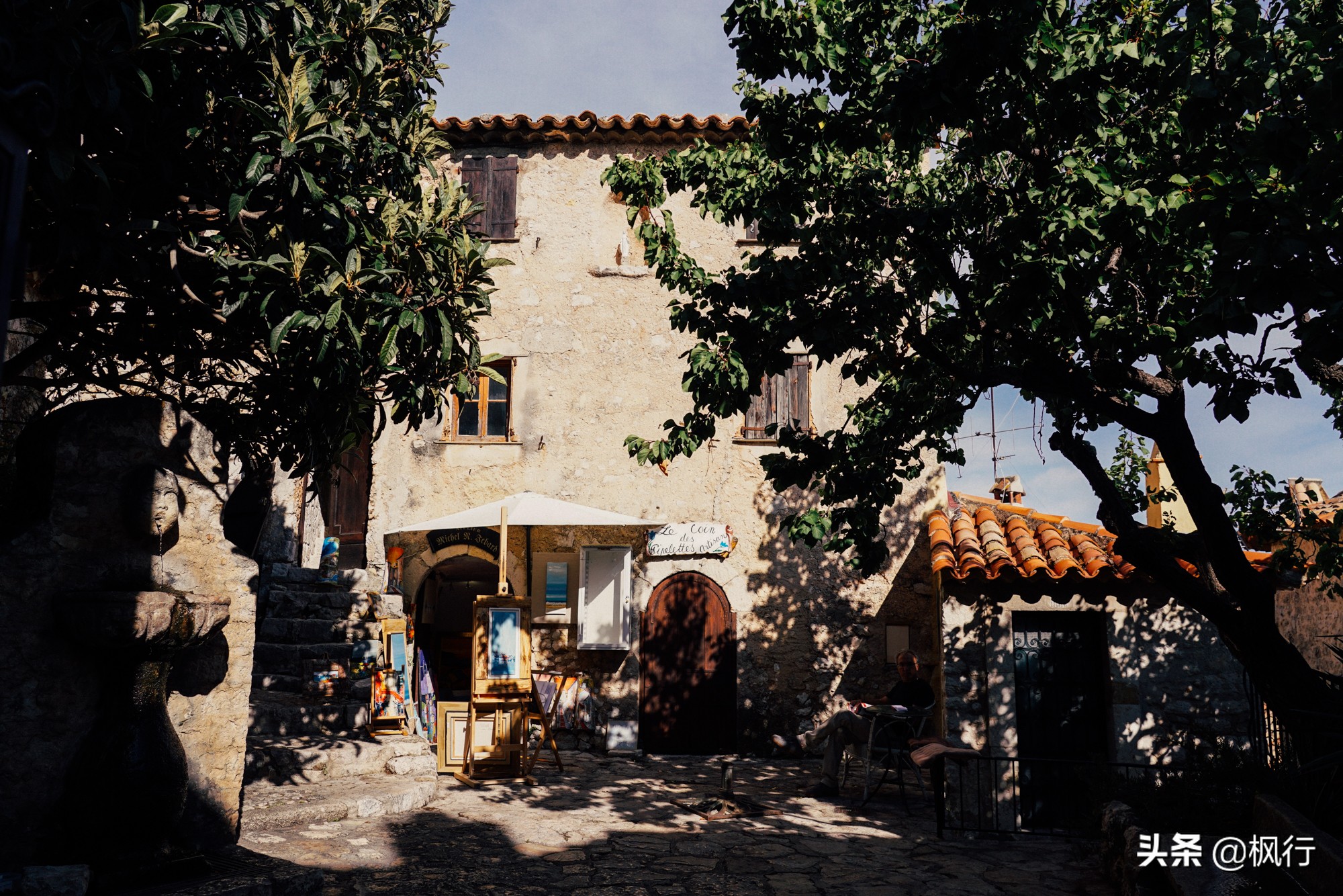 比巴黎浪漫还安全，南法海边的这几个风情小镇，好莱坞电影取景地