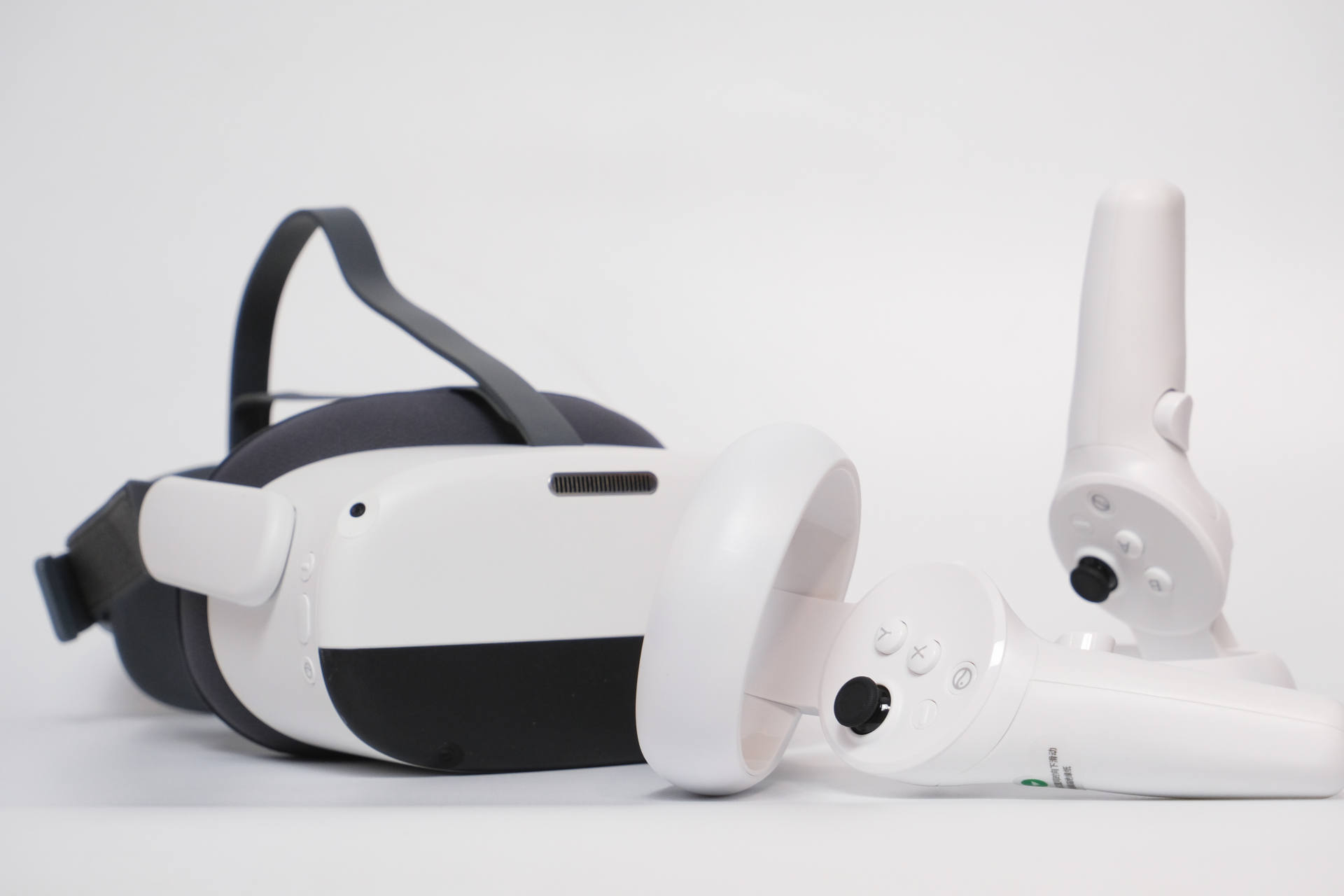 低成本vr玩赛车游戏,piconeo3和piconeo2