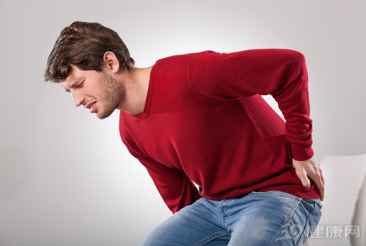 男人经常腰痛怎么办试试这些方法,男人经常腰酸痛怎么办
