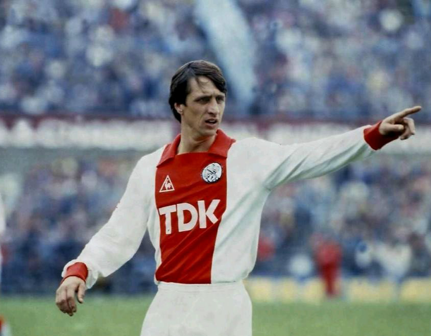 世界足坛传奇球星,克鲁伊夫才是足球第一人