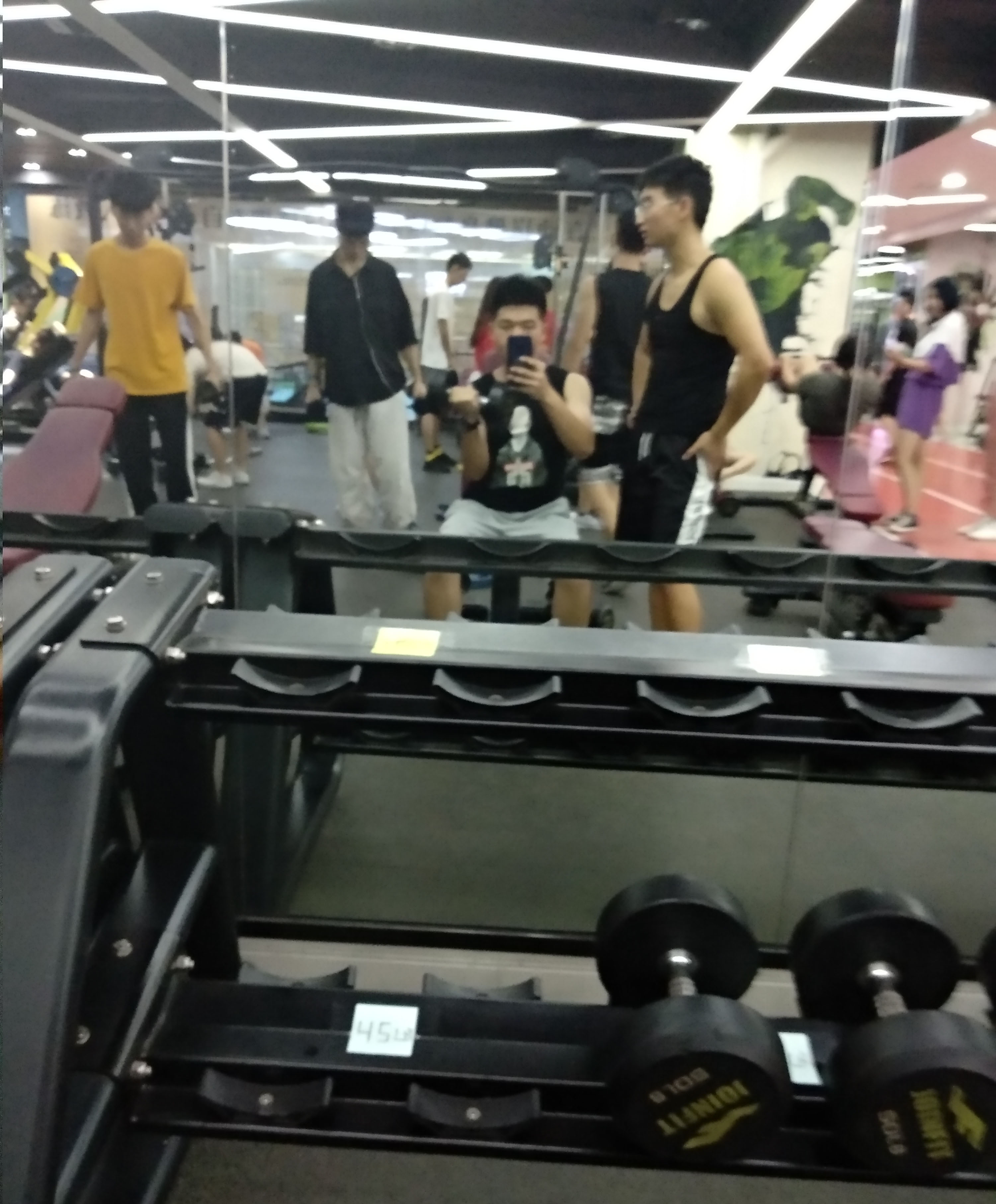 大学寝室里发生的真实事件,震惊一男子竟做出这种事