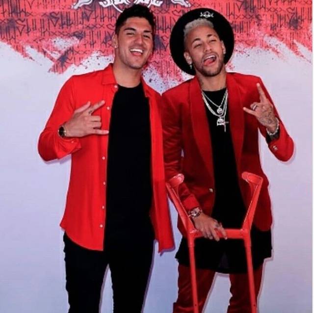 内马尔和c罗的庆生,c罗内马尔同一天生日