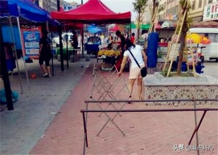 什么摆地摊最赚钱又简单,哪些适合摆地摊最暴利的地摊小吃