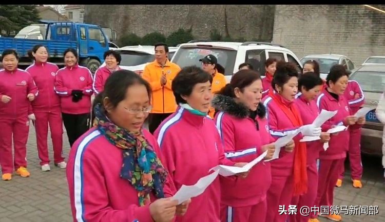 海州体育馆一路同行健步队,连云港微马海州健步队
