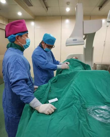 50岁女医生献血时发现异常，检查发现心脏破了个“洞”，女性多见