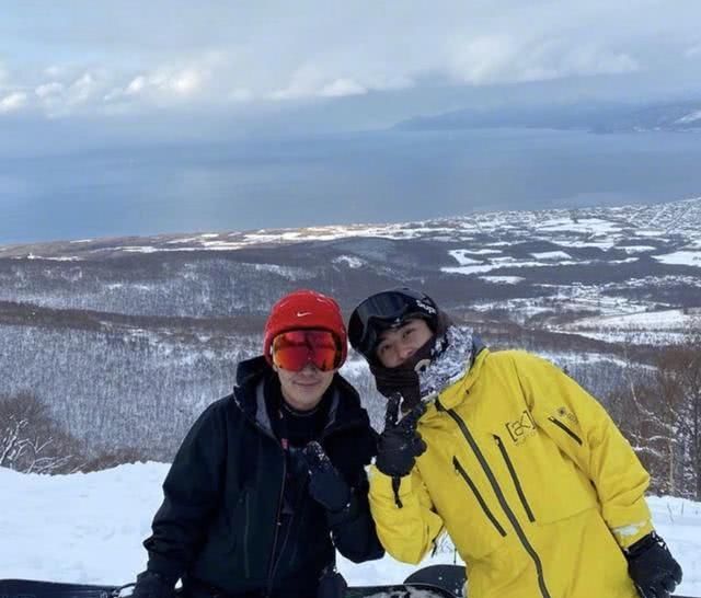 王思聪2010年回国照片,王思聪刚回国的微博