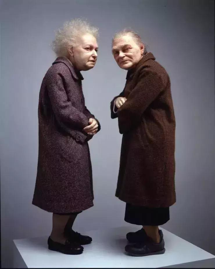 逼真雕塑人,真人雕塑吓人