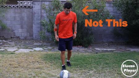 带球时怎么抬头看人,怎么抬头带球