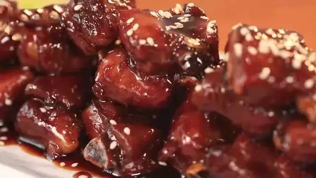 大厨教你在家做糖醋排骨简单易学,糖醋排骨烧得发苦肉质又硬怎么办