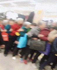 搞笑民间篮球gif,少林足球搞笑gif图片