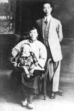 郁达夫，到底是个什么样的人？郁心亦赤诚，多情亦丈夫