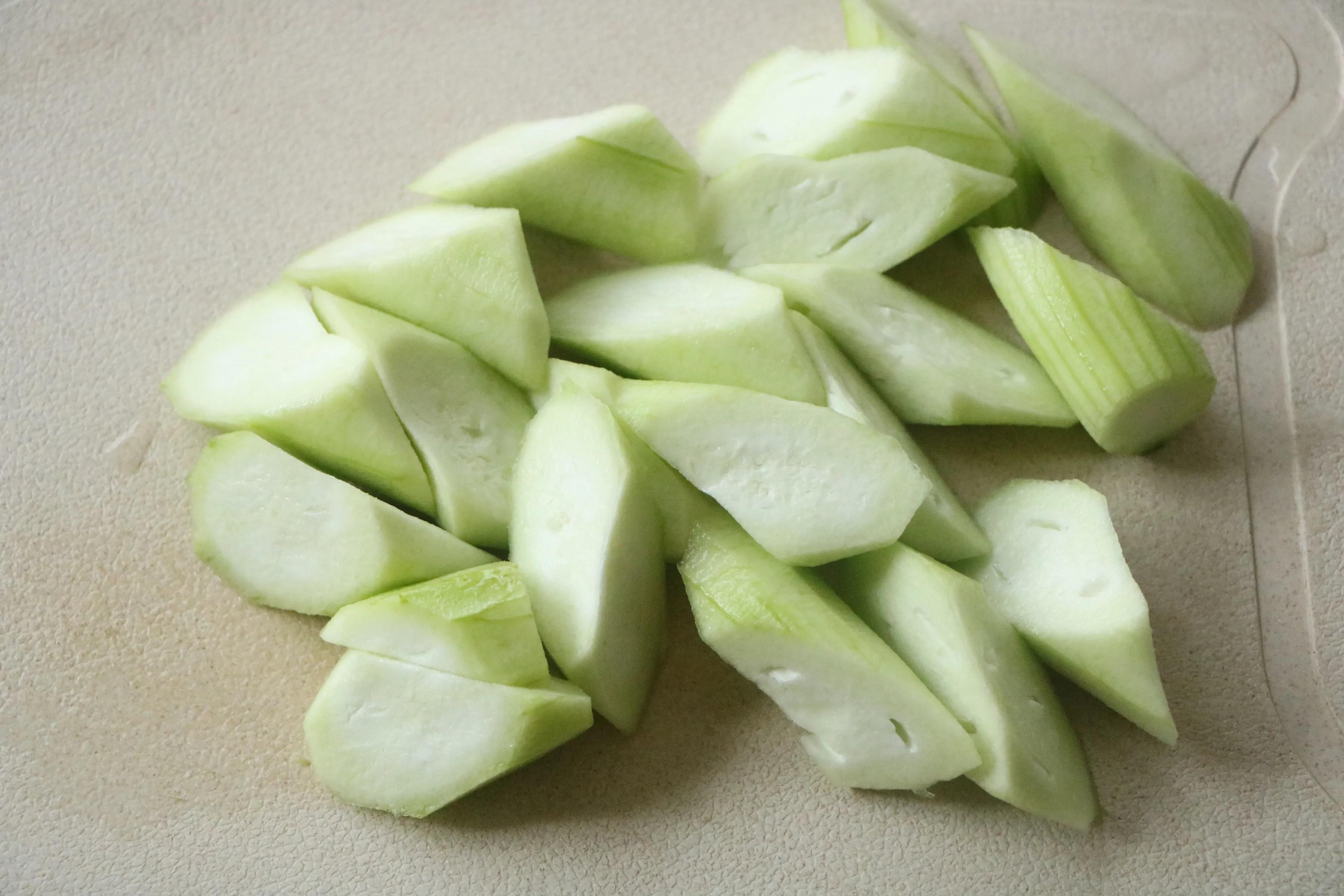 天热吃不下饭就做这道解暑汤,暑热天气试试这两道汤美味又解暑