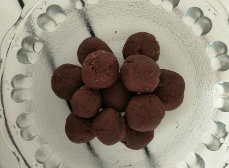 如何不用蔬菜不用烤箱做中秋月饼,不用烤箱中秋月饼怎么做