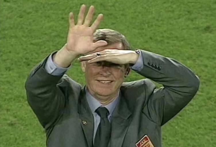 索帅含泪告别曼联全程,索帅大雨中致敬爵爷