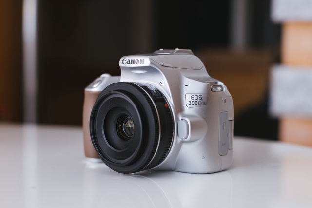 eos200d第一代拍照,eos200dii视频