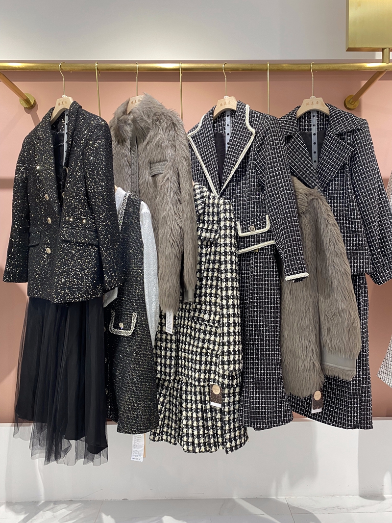 批发市场女装视频,广州十三行女装清仓直播间