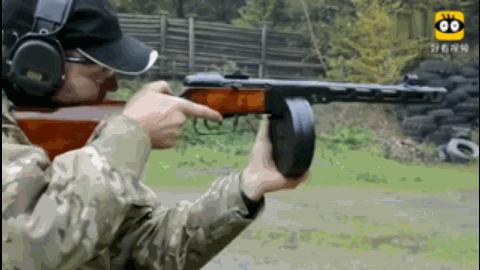 躲在铁王八里不一定安全，自卫*器武**显得尤其重要