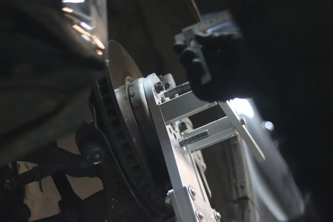 怪兽修车：翻新一辆11年破烂不堪的宝马GT，车况不忍直视