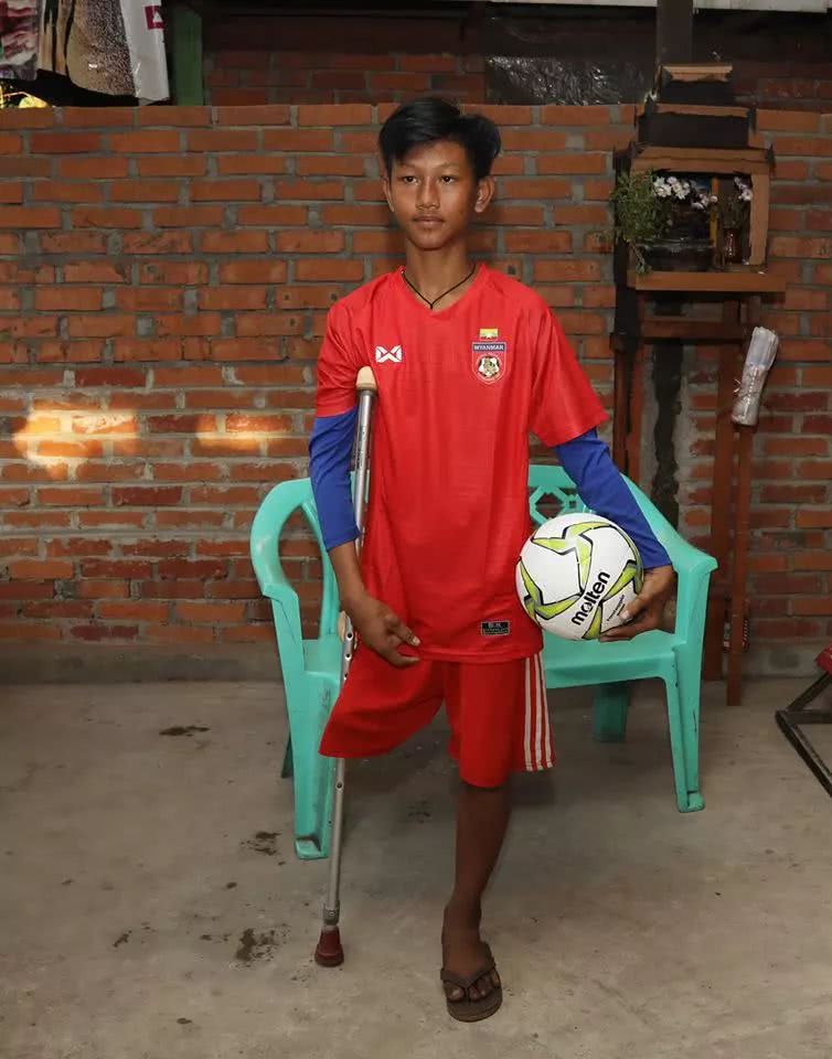 韪㈣冻鐞冪殑灏忕敺瀛╂湁澶氬竻,鎴戝彧鏈変竴鏉¤吙