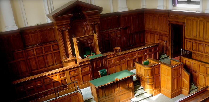 英国女子怀孕期间再次怀孕,女子婚内出轨并生下娃娃