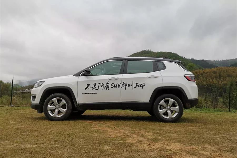 jeep指南者1.3t四驱高性能版,jeep指南者1.3t配9at测评