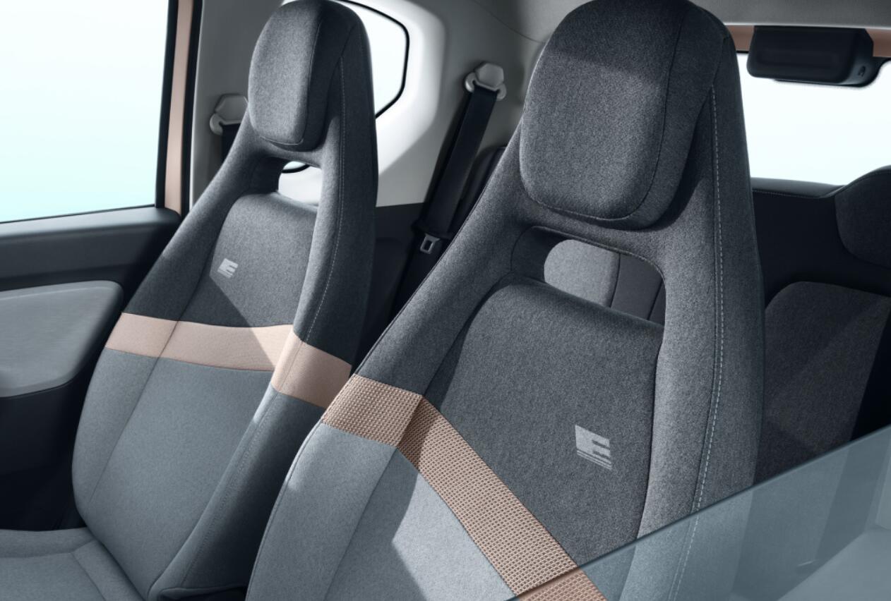 五菱miniev马卡龙215km快充,五菱miniev马卡龙120公里实测