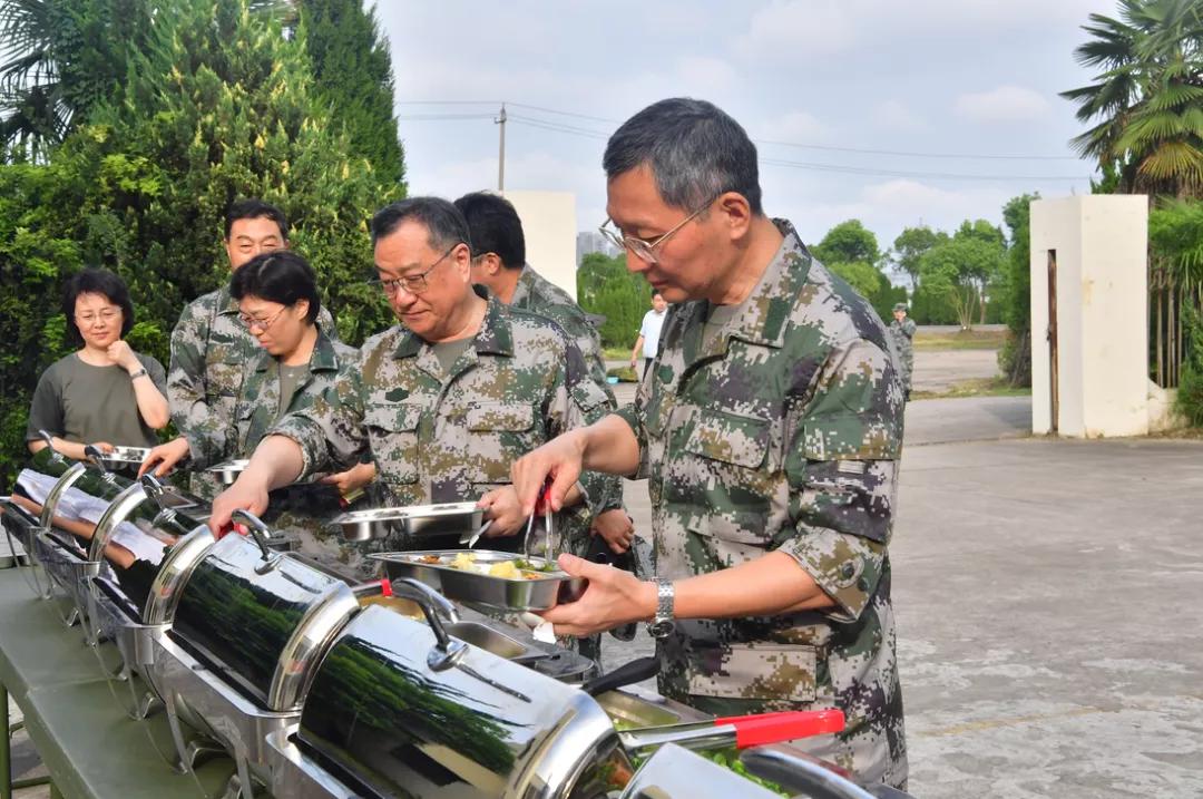 持续4个小时！议军会都议了些啥？