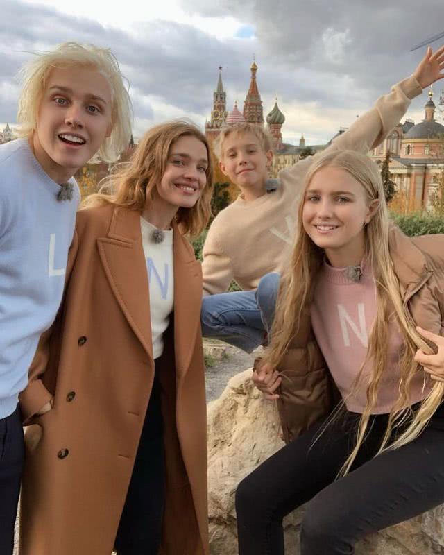 38岁LV太子妃跟婆婆同框情商高！老公心大，不介意她二婚还带仨娃