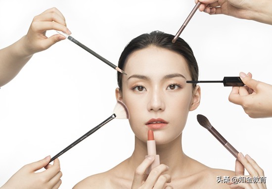 大专女生最吃香的十大专科专业,适合女生的大专专业好找工作的