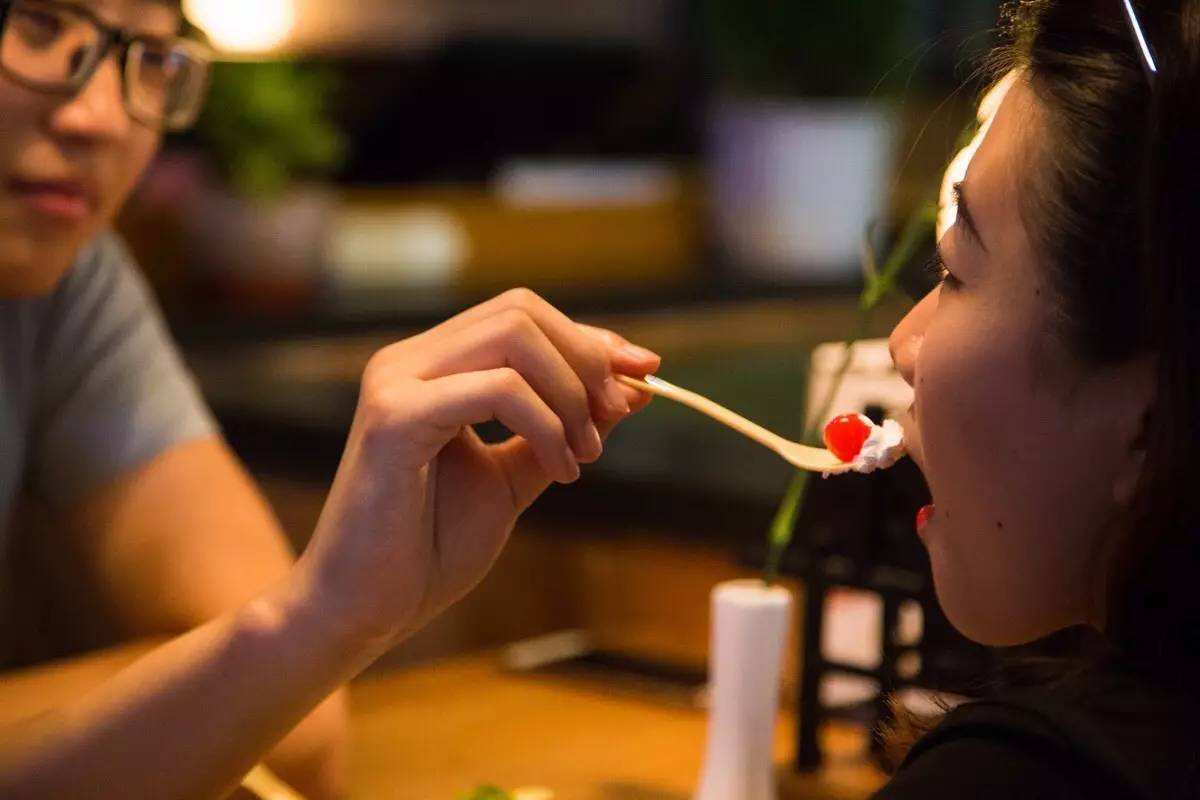 家长群成了暧昧的重灾区,家长群异性家长互加