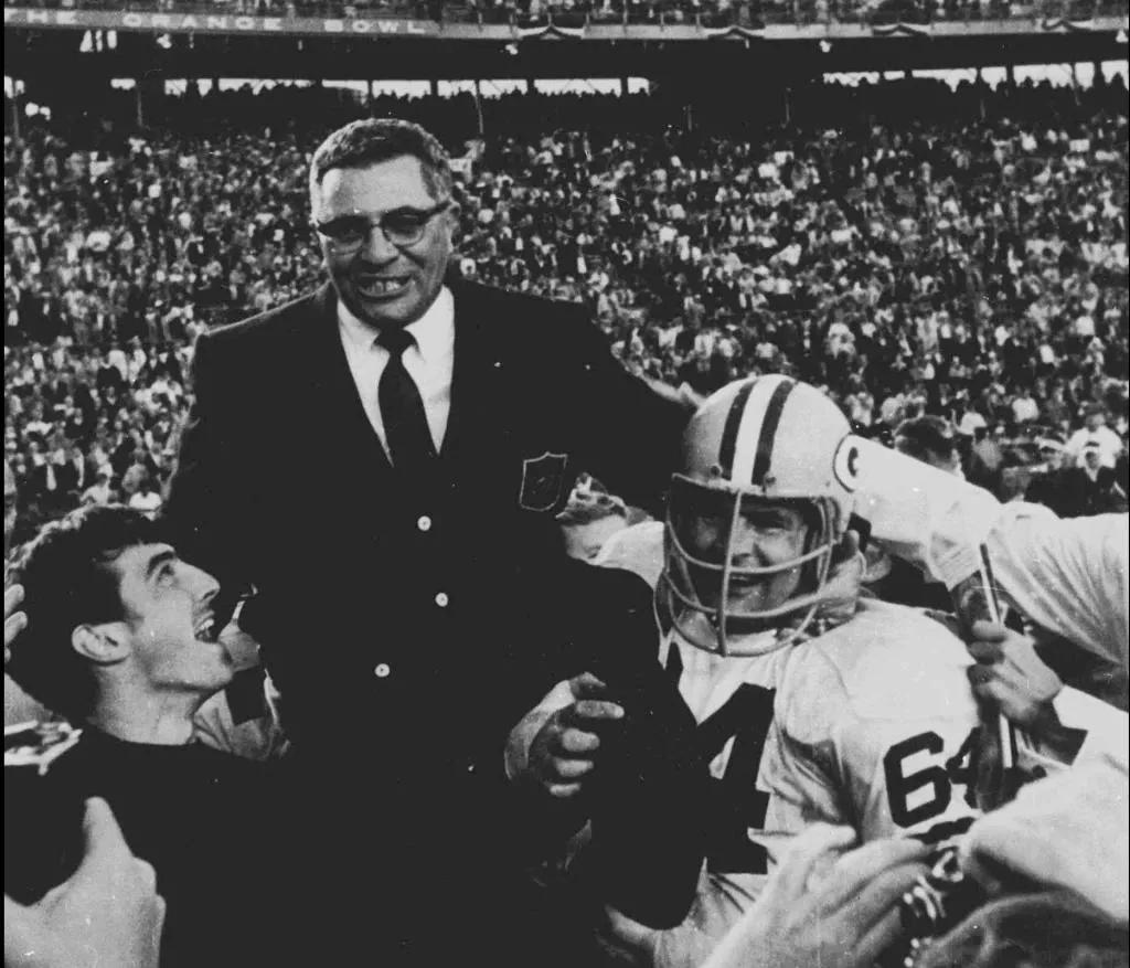 2014年他用3块钱买下一条二手毛衣，1年后价格涨到27万