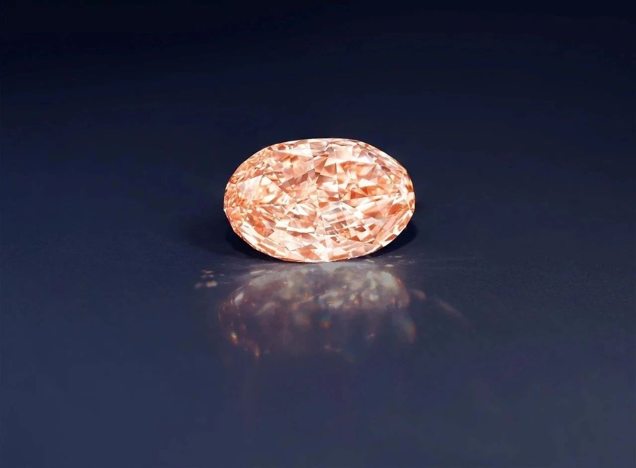 苏富比拍的帝王绿翡翠 (苏富比拍卖的上亿翡翠珠子)