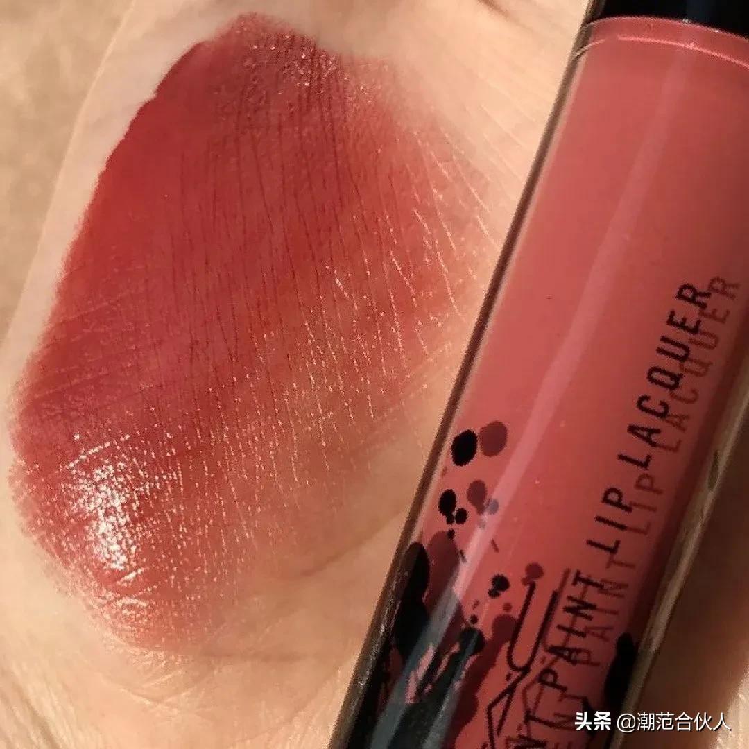 李佳琦omg这个产品也太好用了吧,李佳琦被称为美妆界的代名词