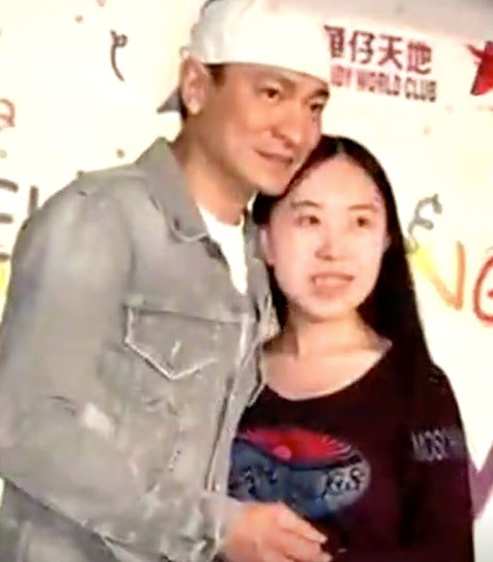 父亲跳海自杀后,那个狂追刘德华的姑娘,用12年忏悔